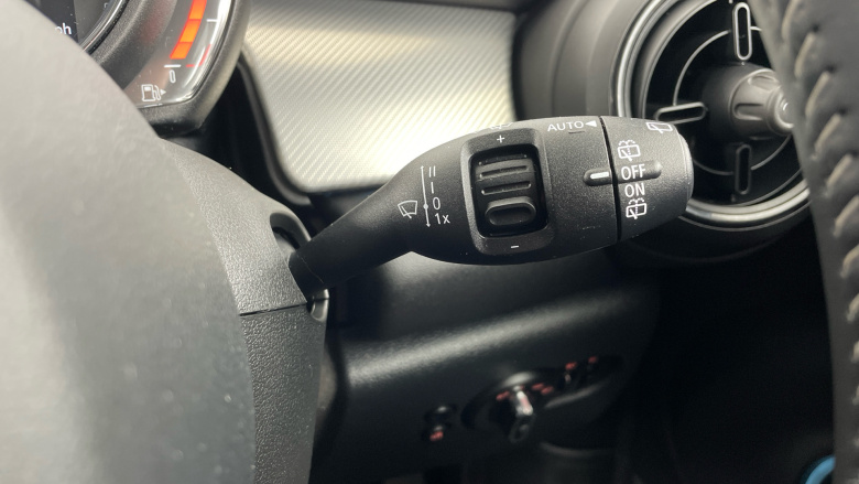 MINI Hatchback 1.5 Cooper Exclusive 5dr Auto Petrol Hatchback